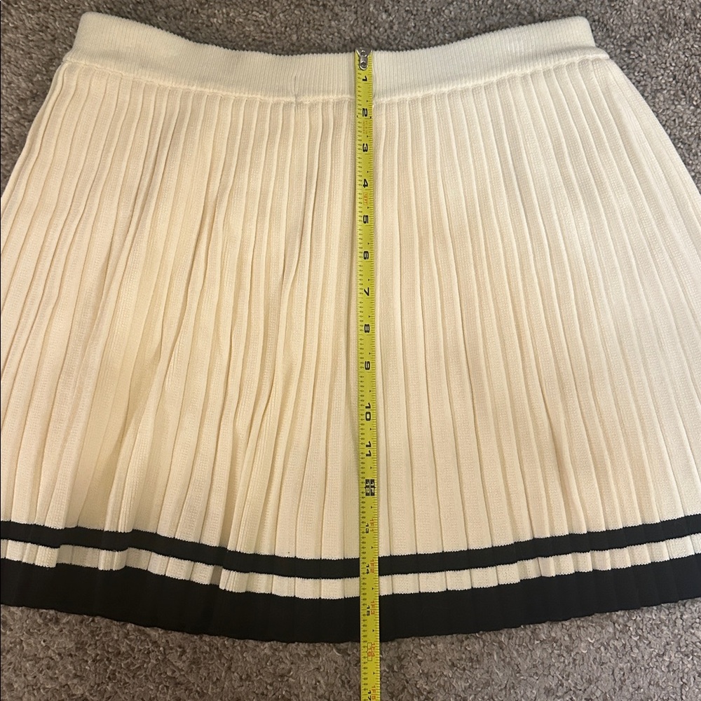 Callie Mac Ivory Black Stripe Hem Knit Pleated Preppy Skort Size Large - Picture 7 of 7